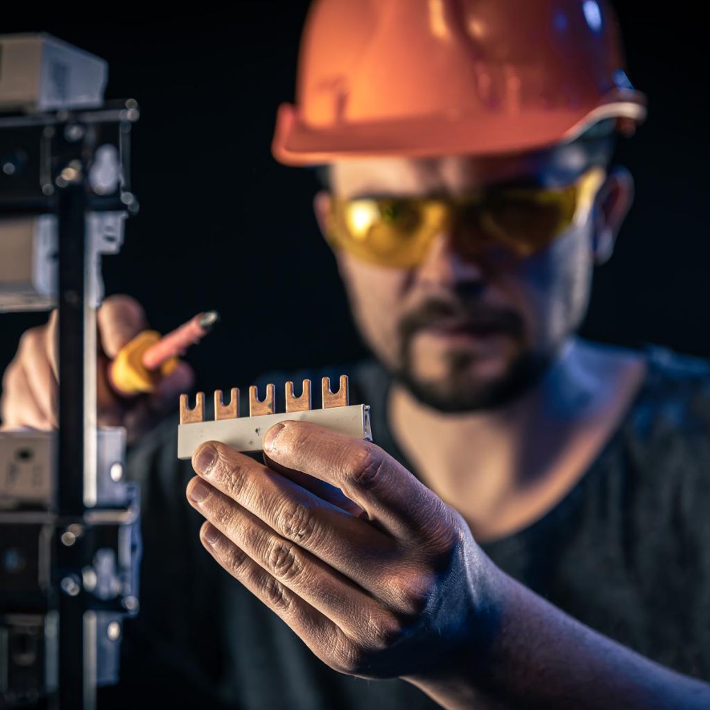 SwiftFix|Electrician Repair Services