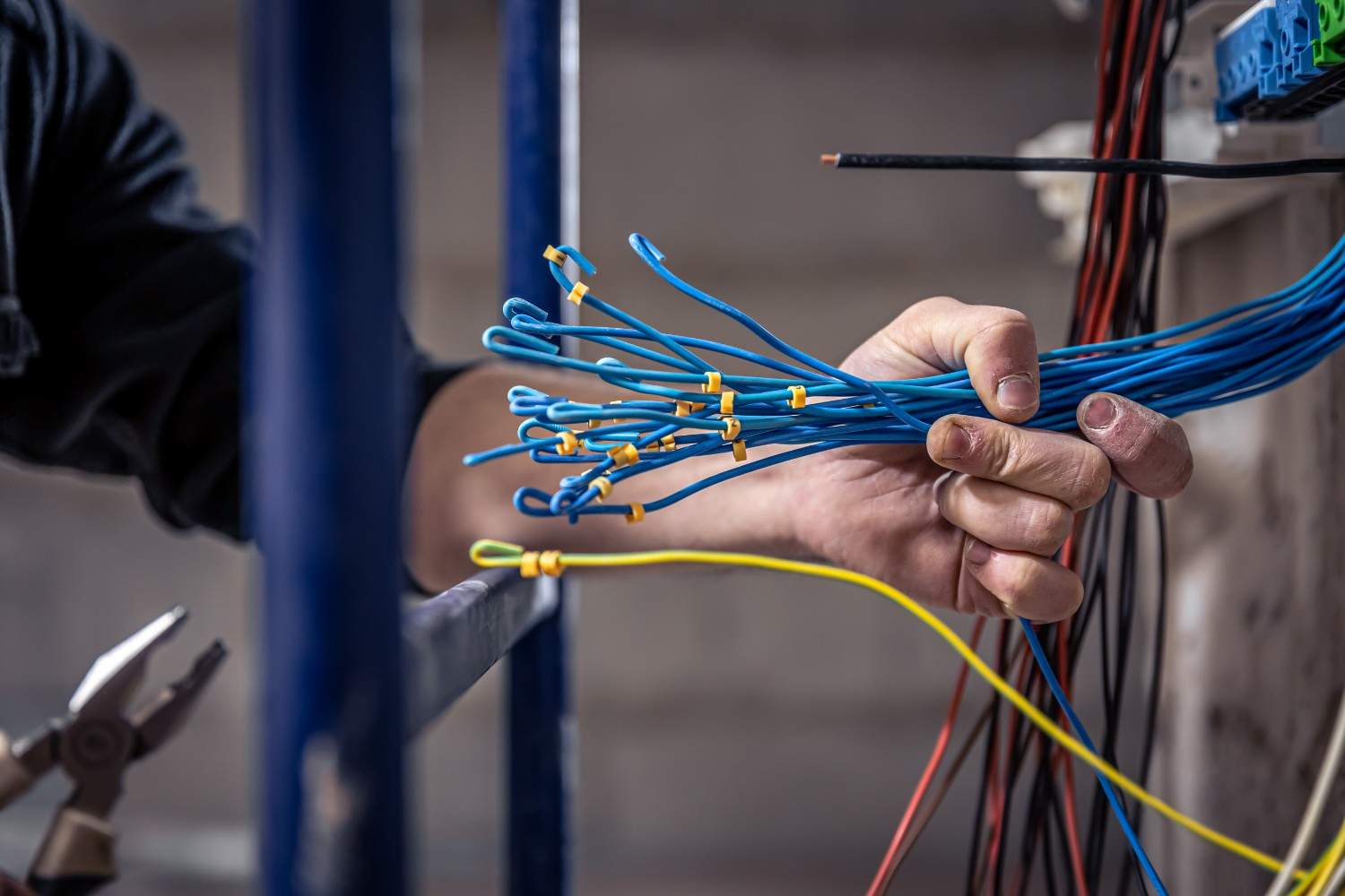 SwiftFix|Electrician Repair Services